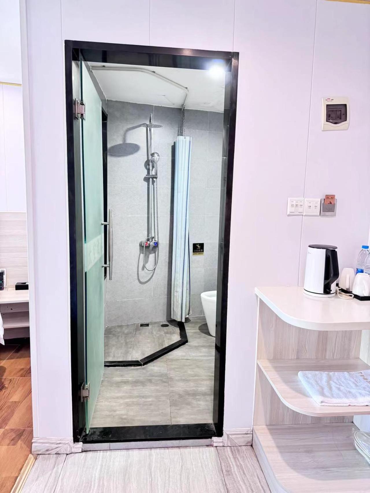Zhuhai Dreamers Capsule Hotel Exterior foto